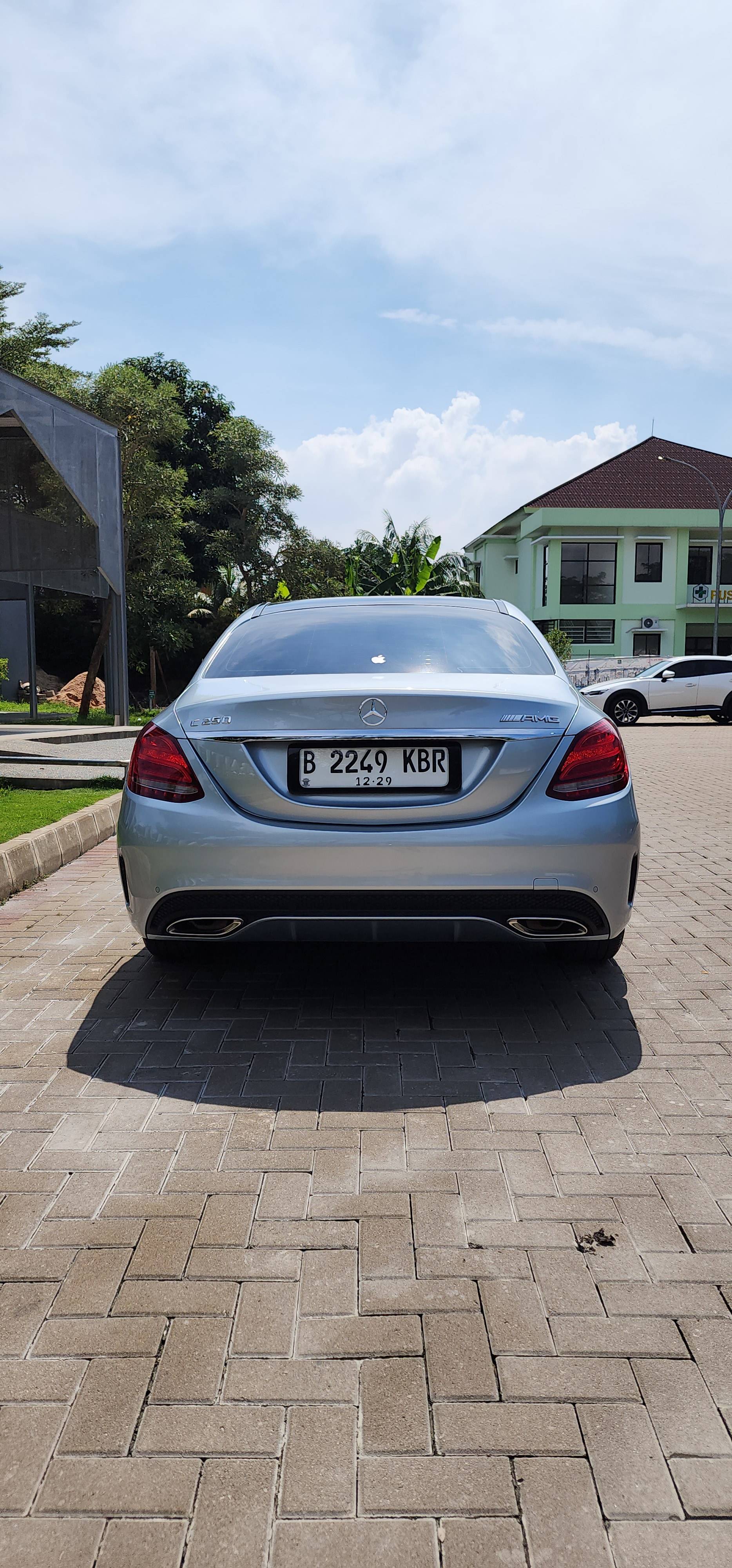 2015 Mercedes Benz C-Class Sedan C 250 AMG 2015 Mercedes Benz C-Class Sedan C 250 AMG