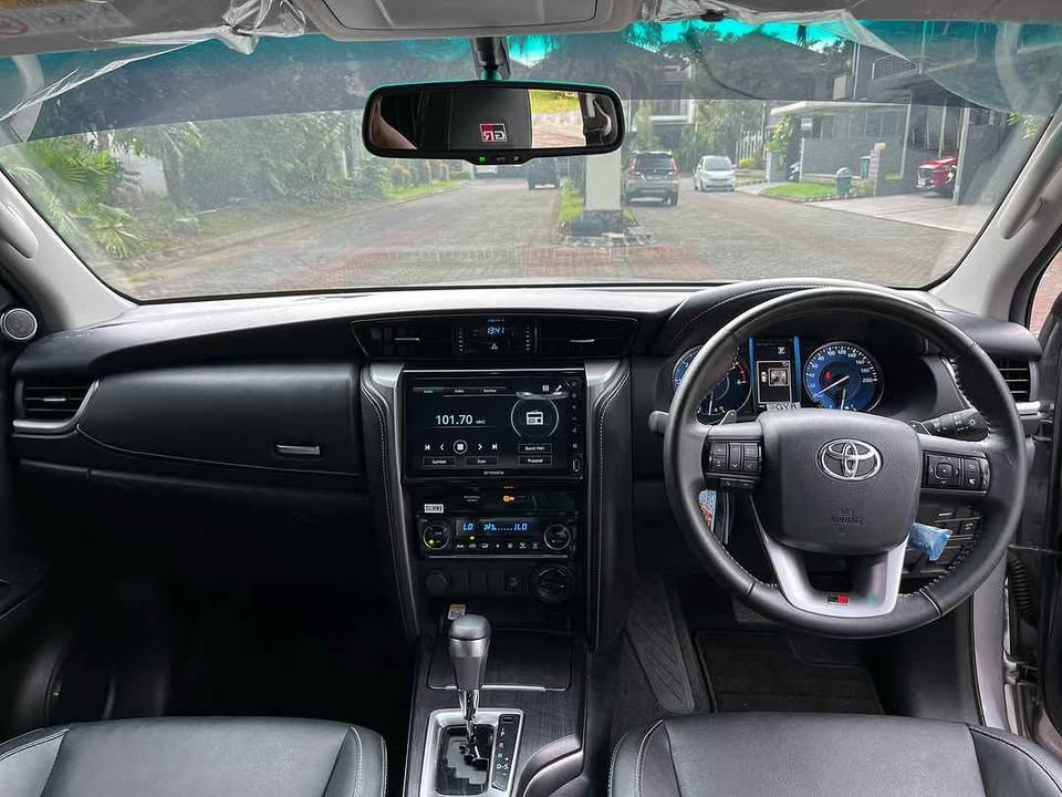 2022 Toyota Fortuner 2.8 GR Sport 4x4 AT 2022 Toyota Fortuner 2.8 GR Sport 4x4 AT