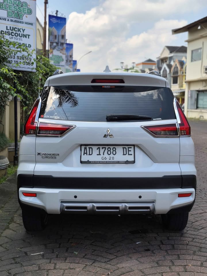 2023 Mitsubishi Xpander Cross  Premium Package CVT 2023 Mitsubishi Xpander Cross  Premium Package CVT