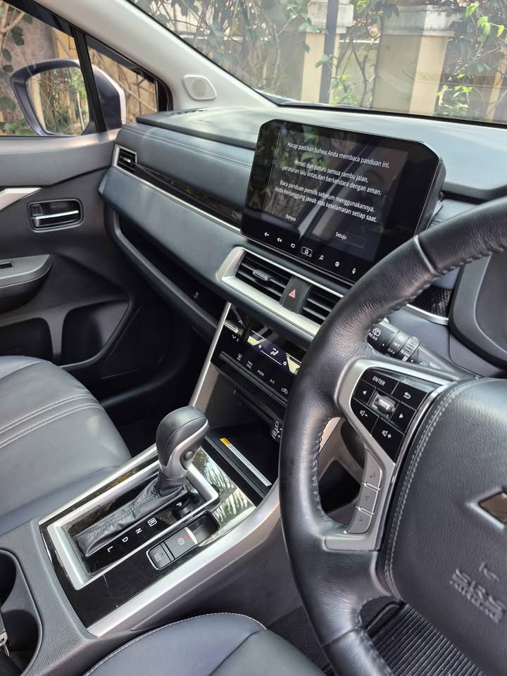 2023 Mitsubishi Xpander Cross  Premium Package CVT 2023 Mitsubishi Xpander Cross  Premium Package CVT