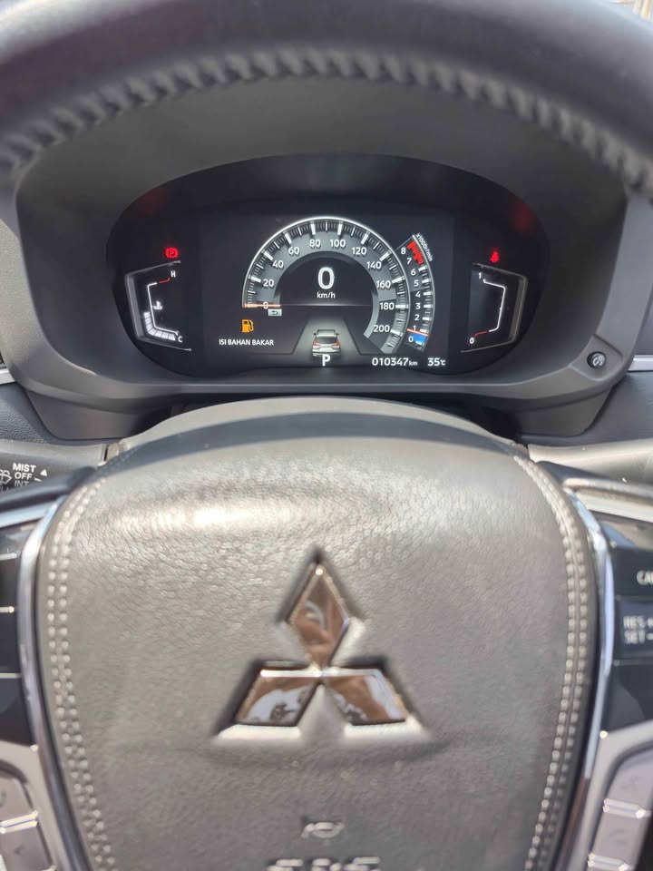 2023 Mitsubishi Xpander Cross  Premium Package CVT 2023 Mitsubishi Xpander Cross  Premium Package CVT