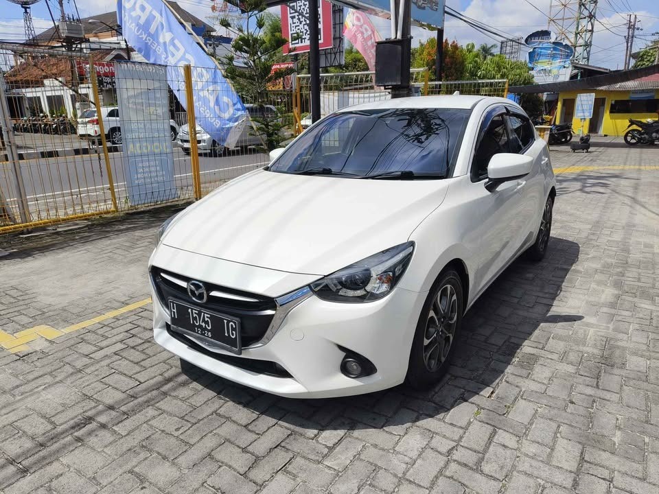 2016 Mazda 2 Hatchback GT 1.5L AT 2016 Mazda 2 Hatchback GT 1.5L AT