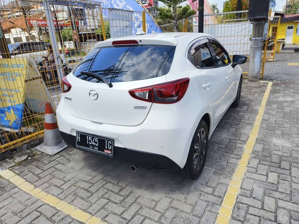 2016 Mazda 2 Hatchback GT 1.5L AT 2016 Mazda 2 Hatchback GT 1.5L AT