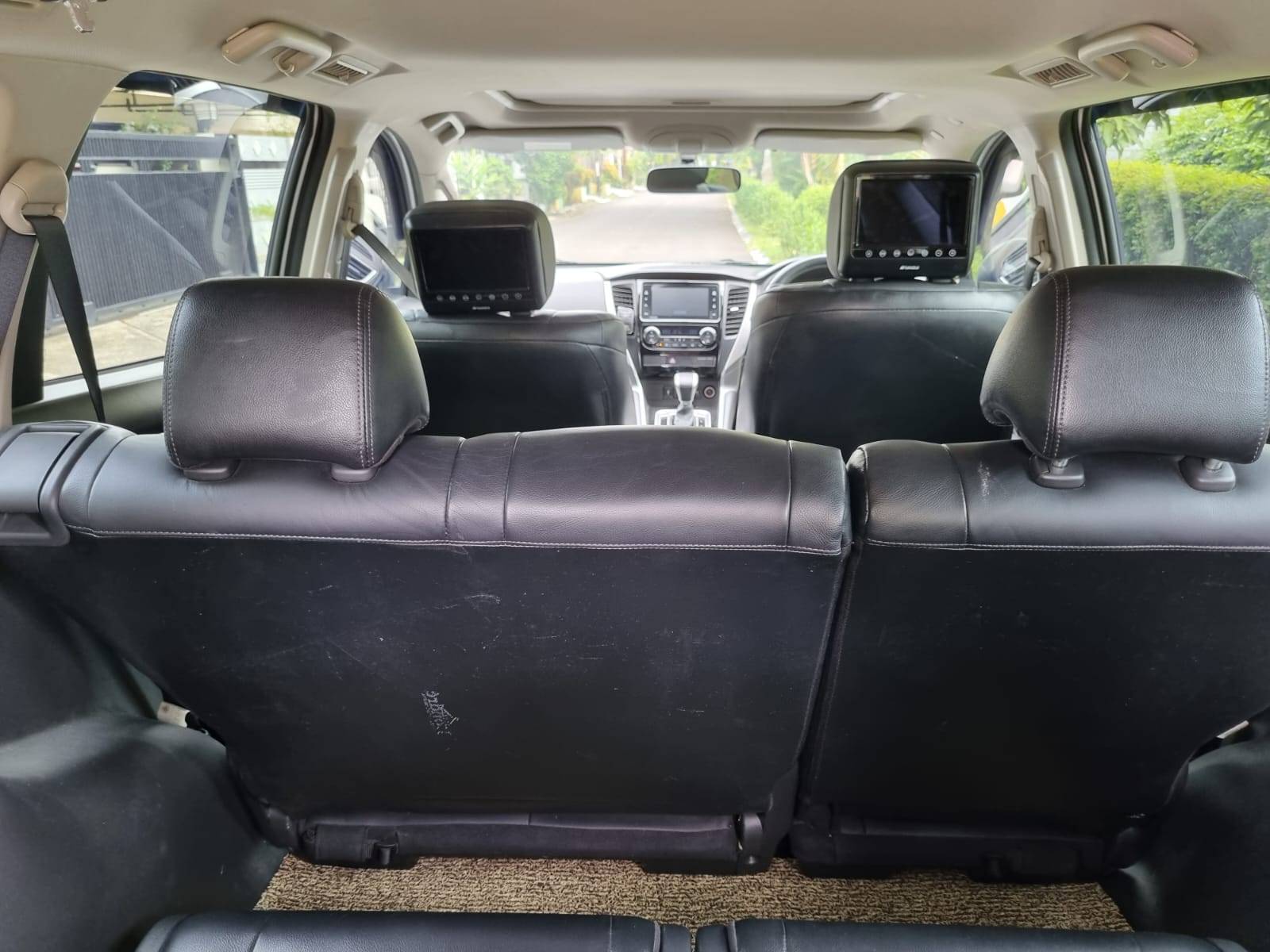 2019 Mitsubishi Pajero Sport Dakar Ultimate AT 4x2 2019 Mitsubishi Pajero Sport Dakar Ultimate AT 4x2