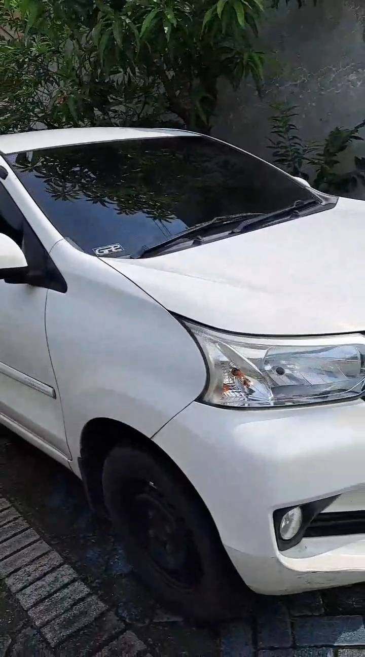 2016 Daihatsu Xenia  R VVTI 1.3 AT 2016 Daihatsu Xenia  R VVTI 1.3 AT