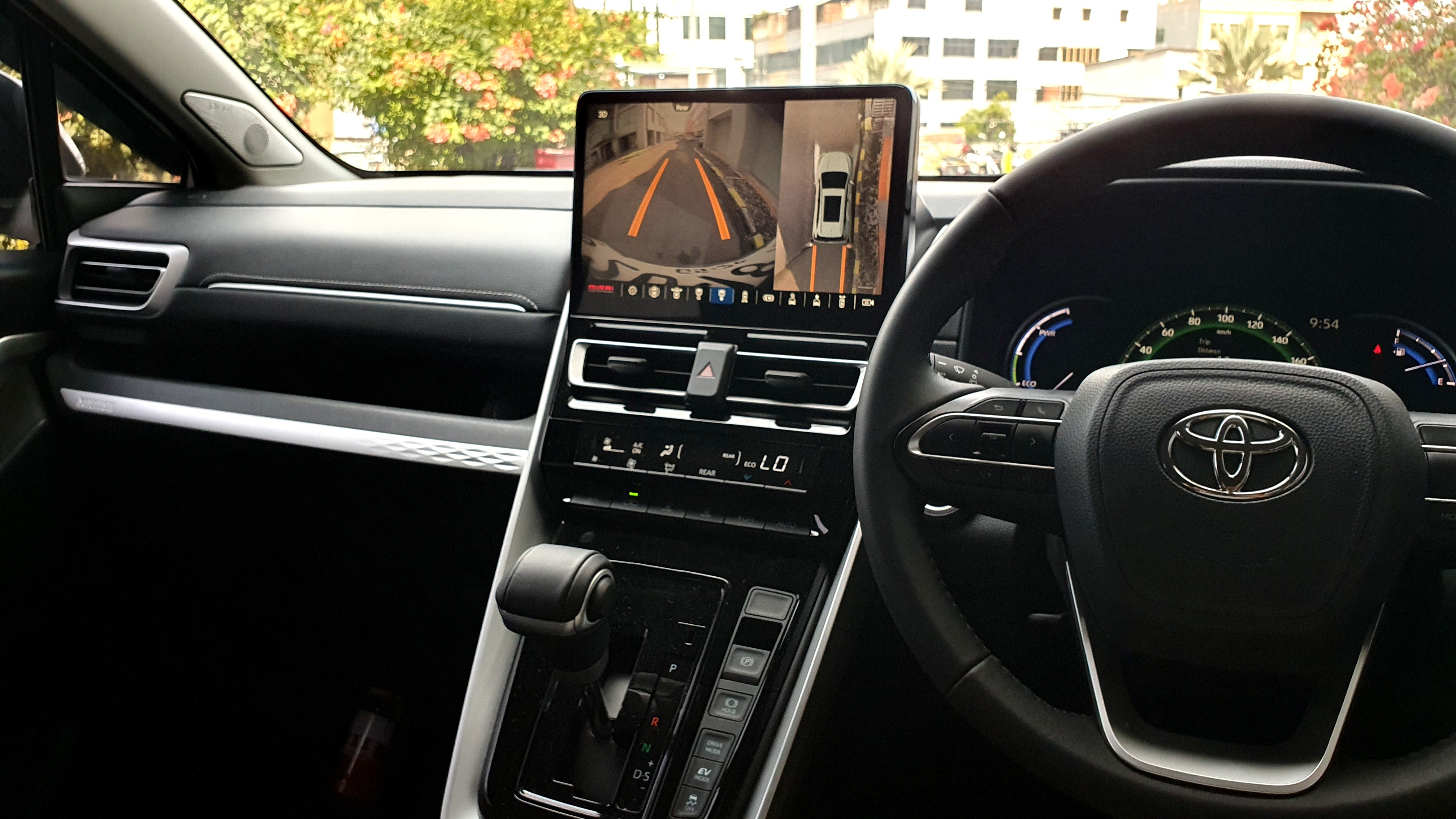 2024 Toyota Kijang Innova Zenix Hybrid EV 2024 Toyota Kijang Innova Zenix Hybrid EV