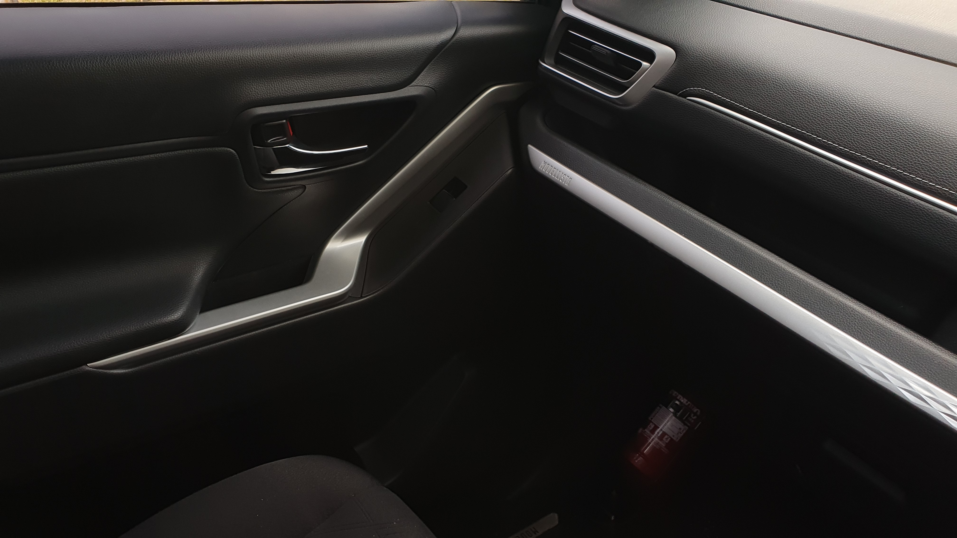 2024 Toyota Kijang Innova Zenix Hybrid EV 2024 Toyota Kijang Innova Zenix Hybrid EV