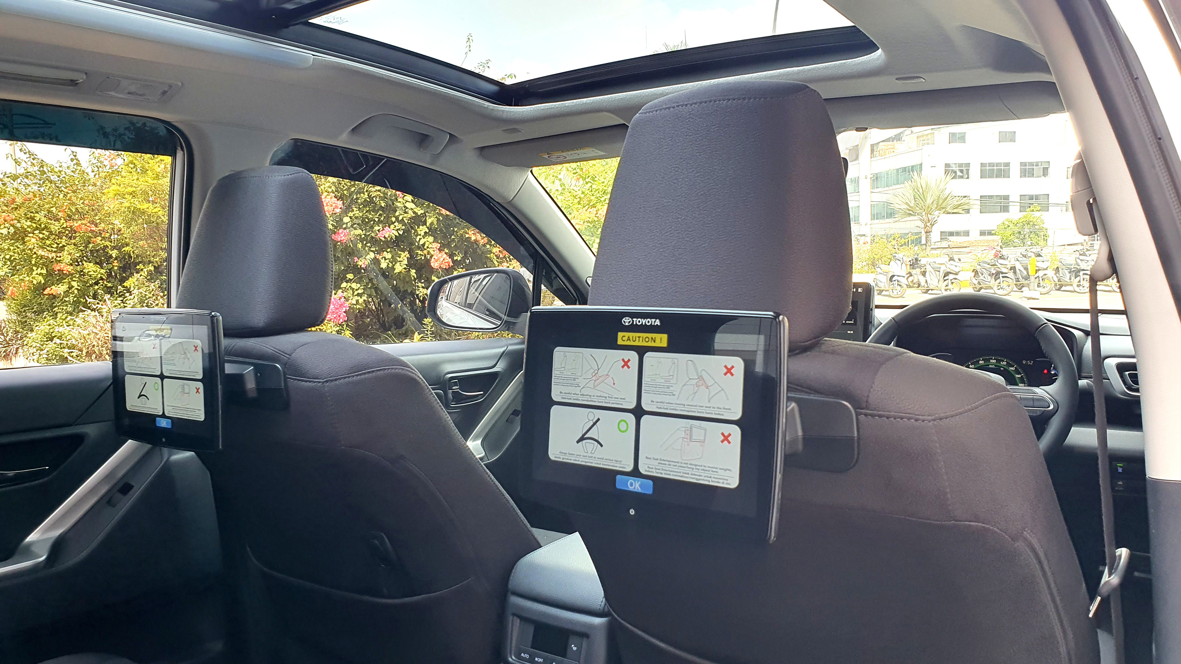 2024 Toyota Kijang Innova Zenix Hybrid EV 2024 Toyota Kijang Innova Zenix Hybrid EV