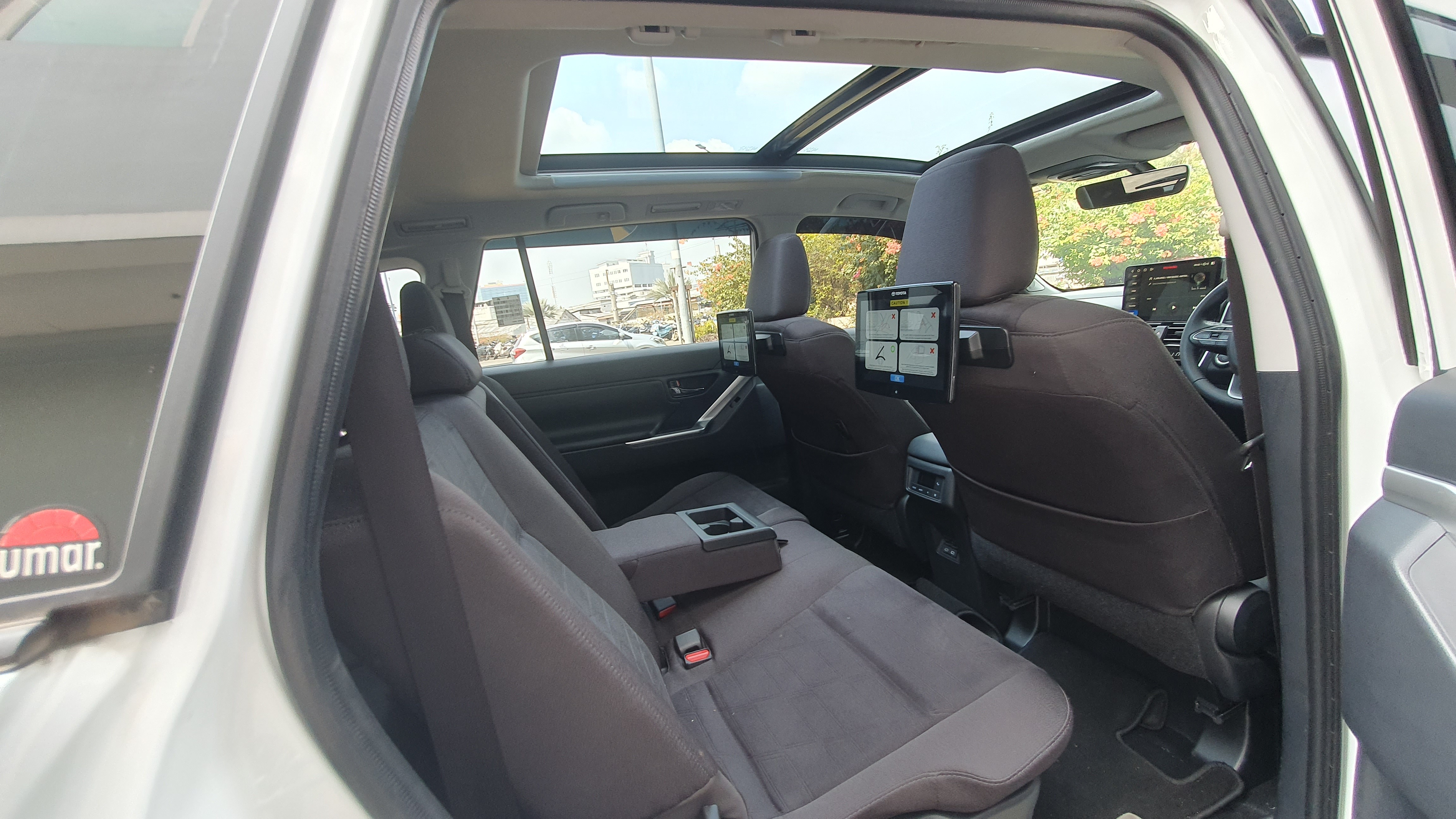 2024 Toyota Kijang Innova Zenix Hybrid EV 2024 Toyota Kijang Innova Zenix Hybrid EV