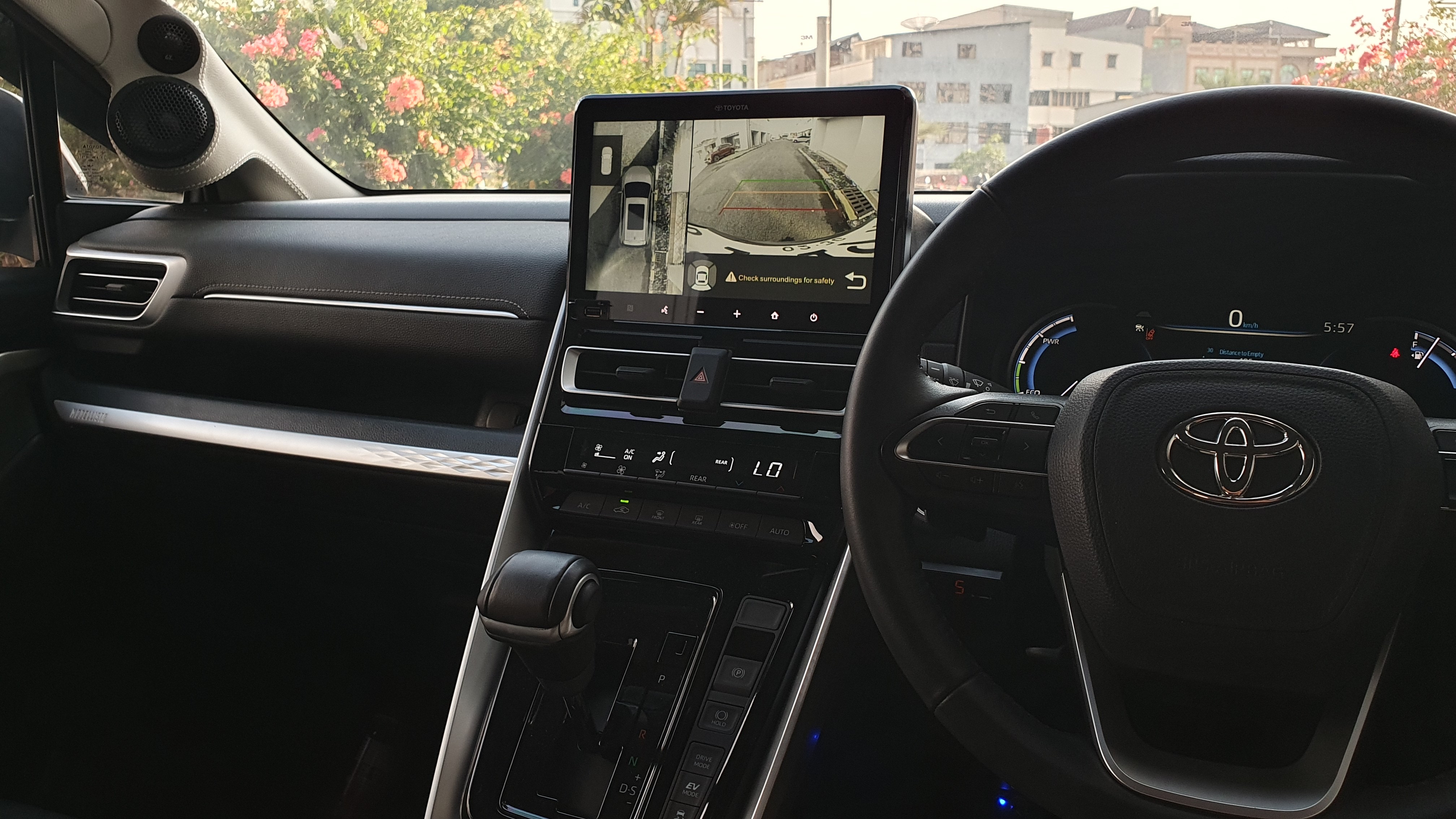 2023 Toyota Kijang Innova Zenix Hybrid EV 2023 Toyota Kijang Innova Zenix Hybrid EV