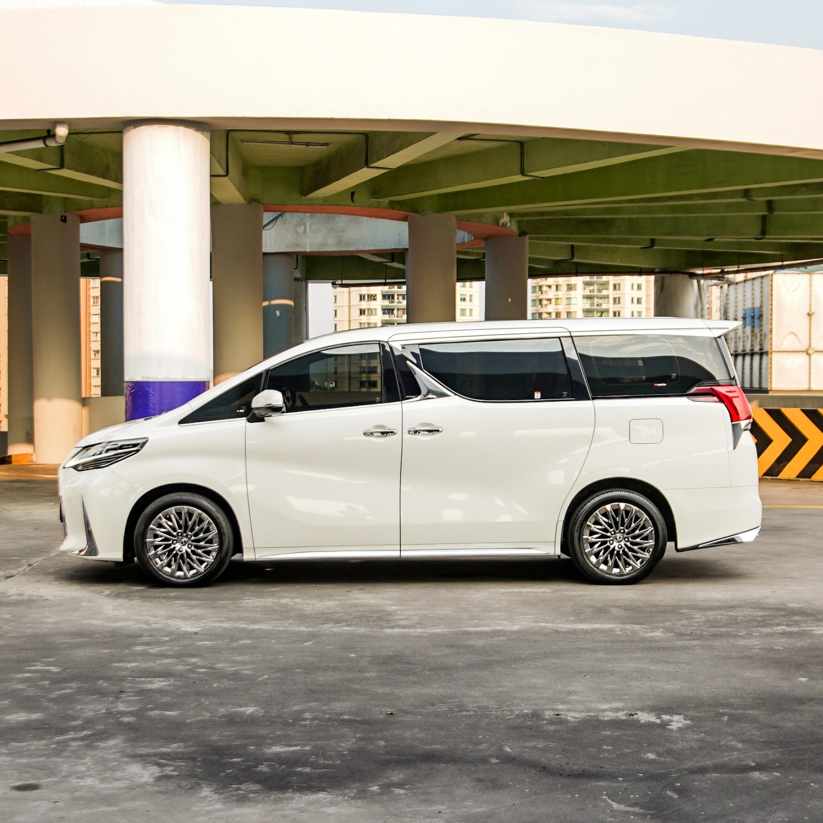 2022 Lexus LM 2022 Lexus LM