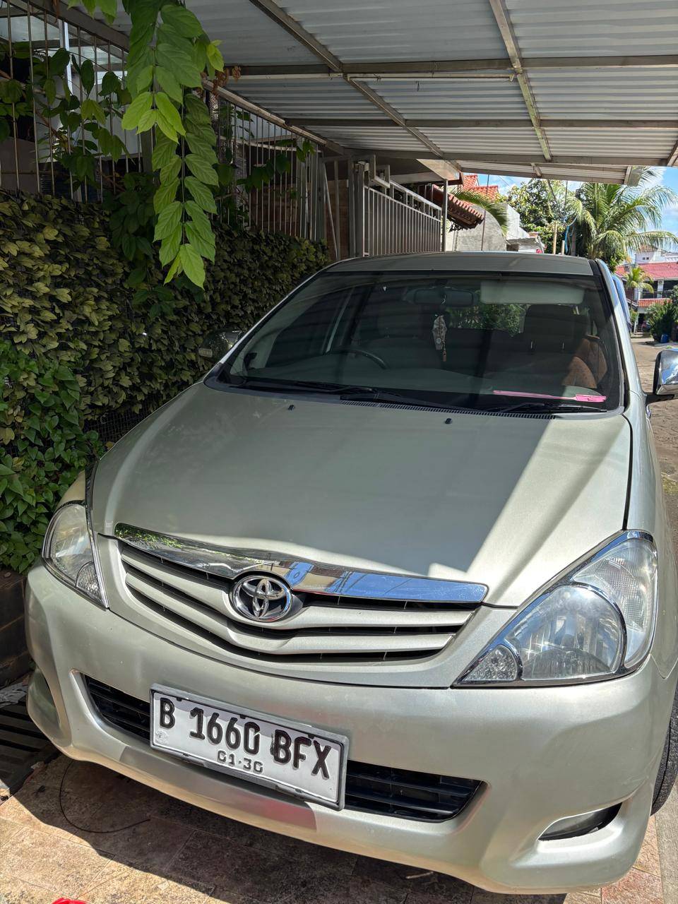 Second Hand 2010 Toyota Kijang Innova 2.0 G AT Second Hand 2010 Toyota Kijang Innova 2.0 G AT