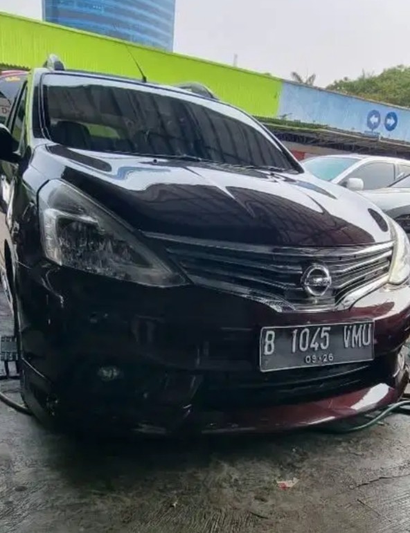 Second Hand 2013 Nissan Grand Livina Second Hand 2013 Nissan Grand Livina