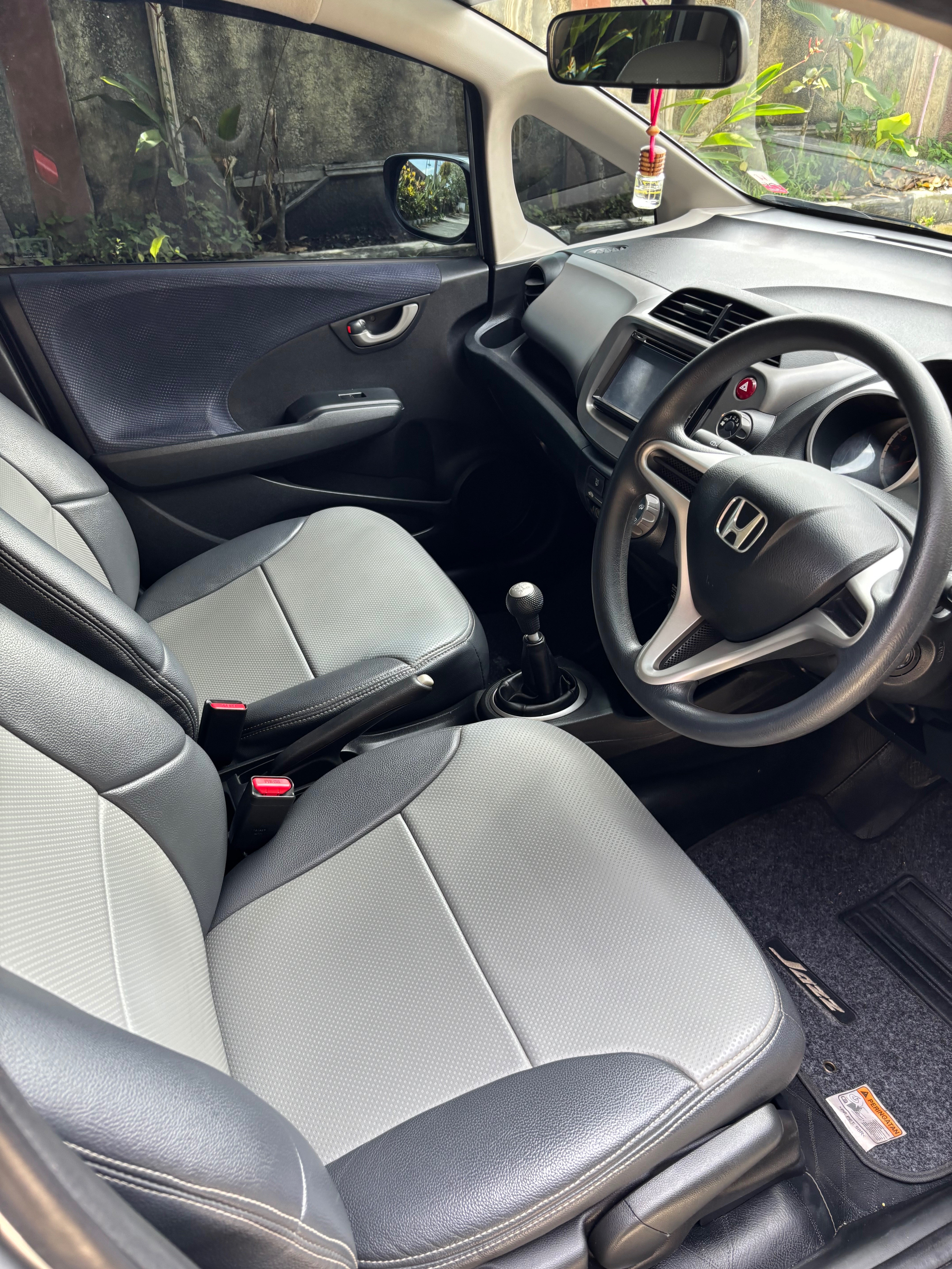 2013 Honda Jazz  1.5L S MT 2013 Honda Jazz  1.5L S MT