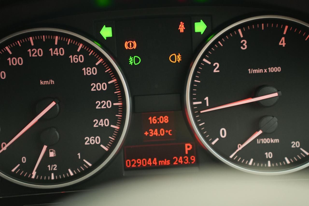 2016 BMW X1  SDRIVE 18i AT CKD 2016 BMW X1  SDRIVE 18i AT CKD