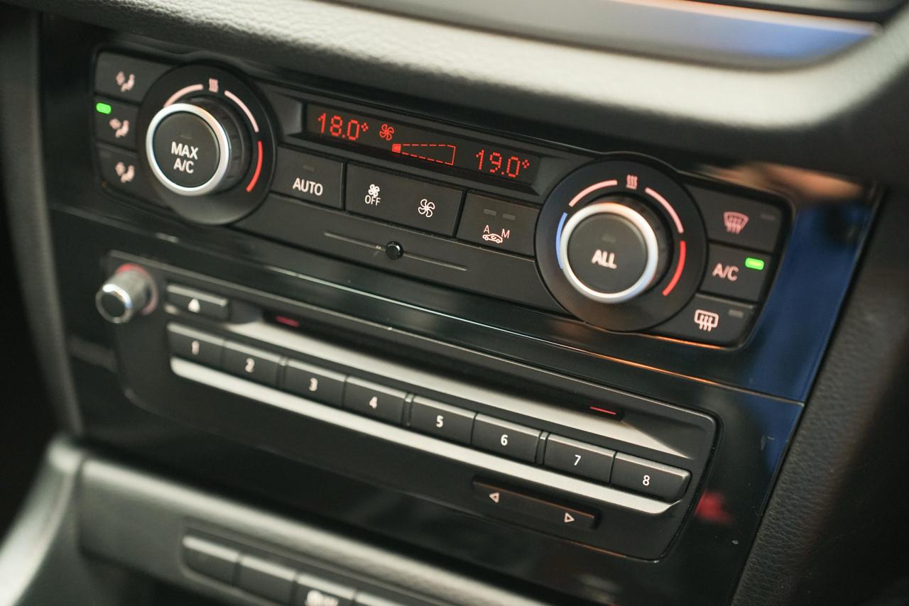 2016 BMW X1  SDRIVE 18i AT CKD 2016 BMW X1  SDRIVE 18i AT CKD