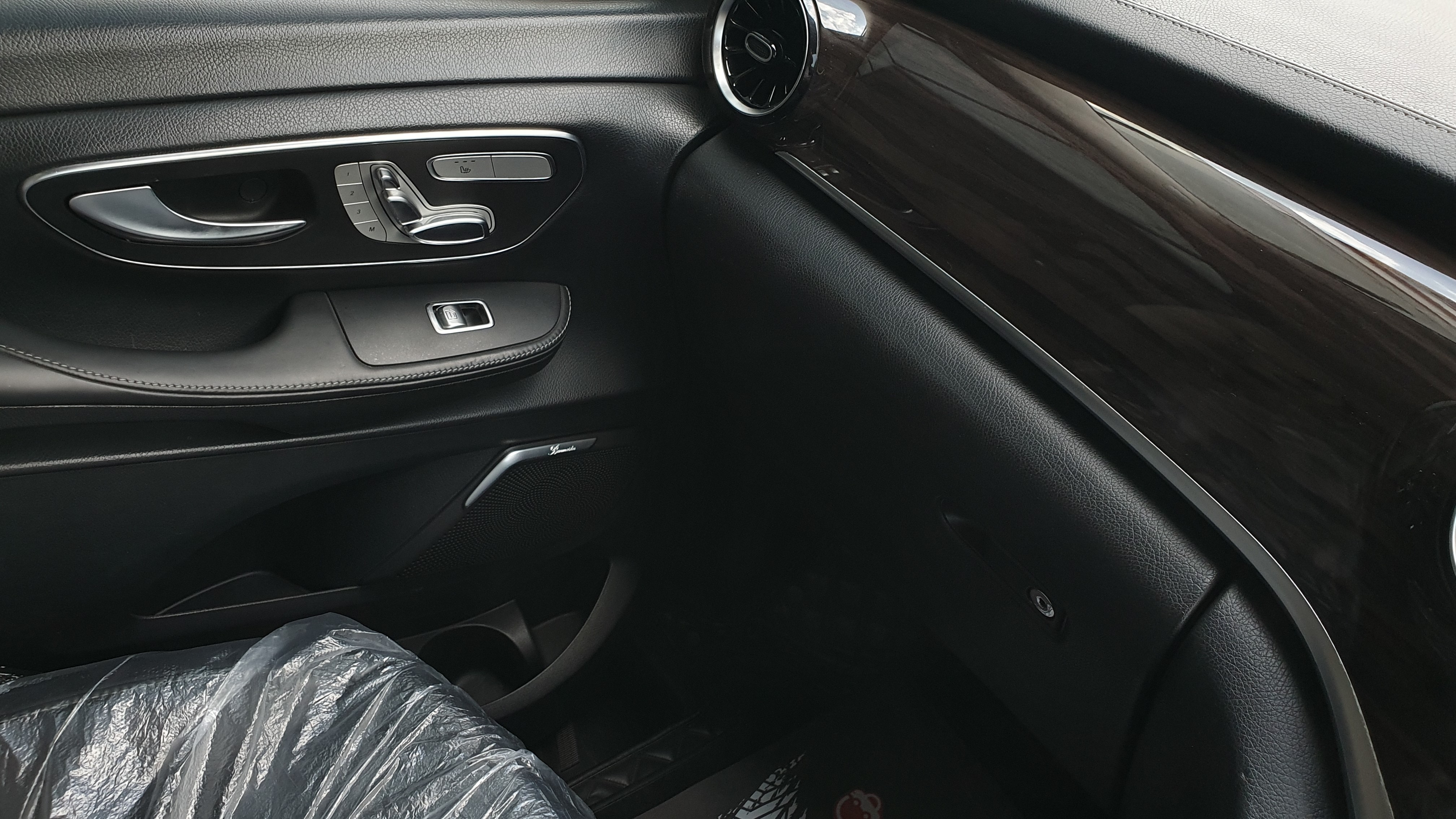 2020 Mercedes Benz V-Class 2020 Mercedes Benz V-Class