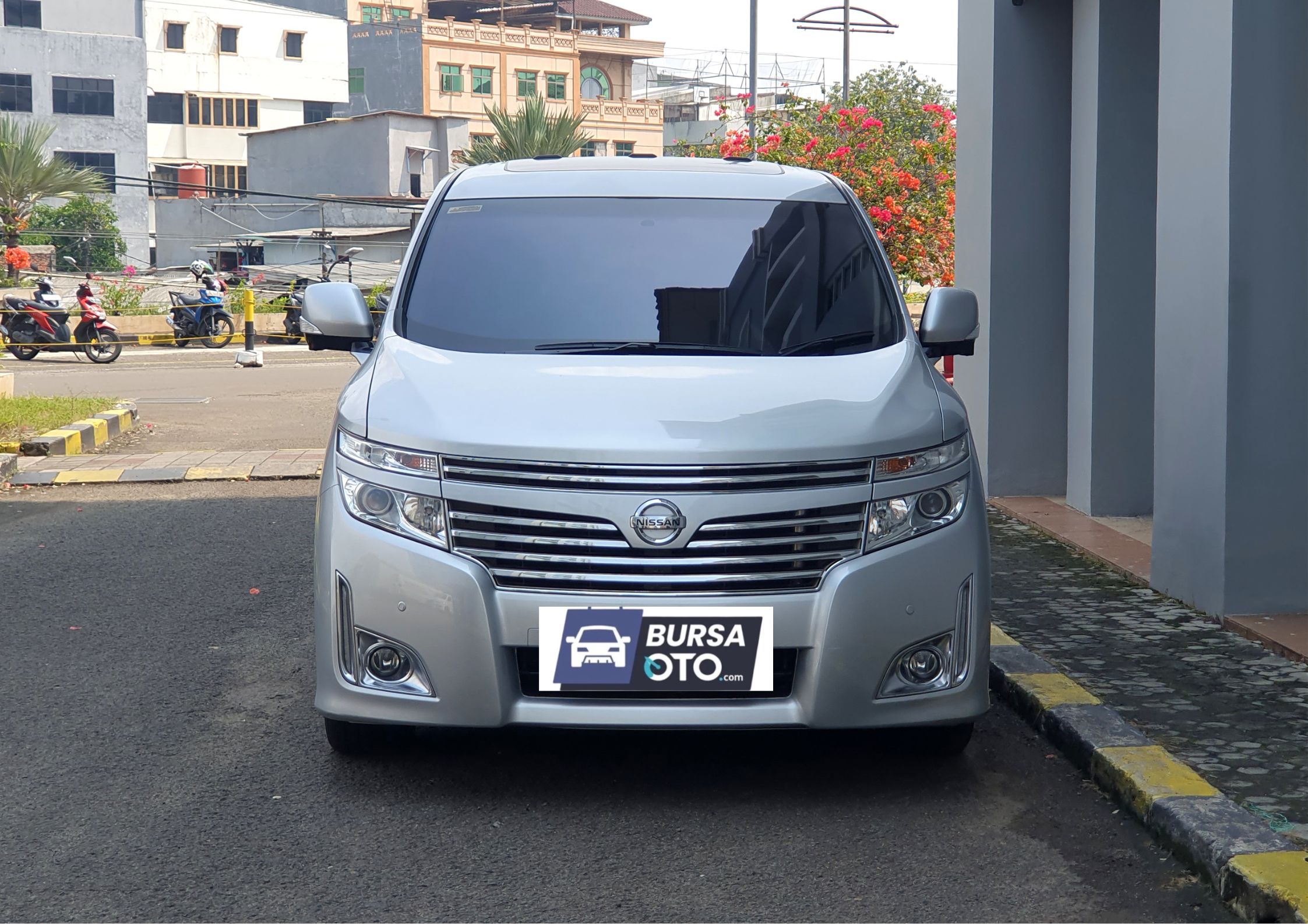 Second Hand 2013 Nissan Elgrand Second Hand 2013 Nissan Elgrand