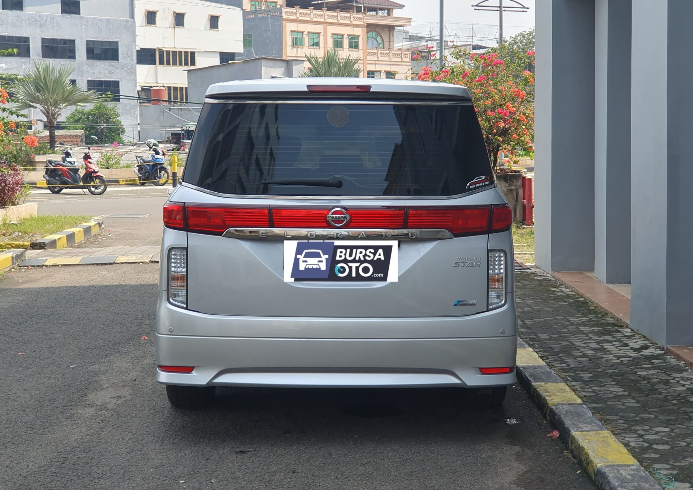 2013 Nissan Elgrand 2013 Nissan Elgrand