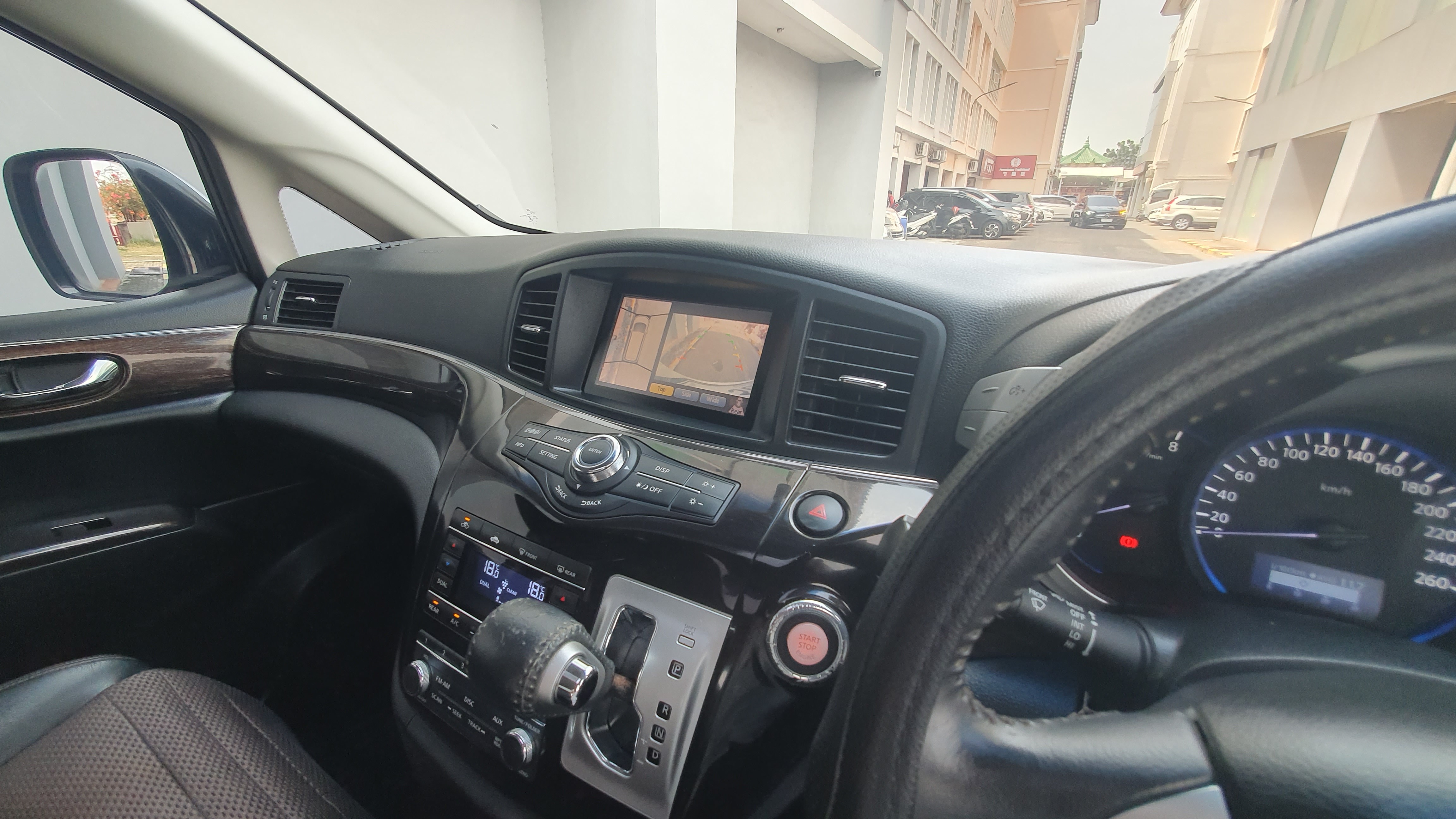 2013 Nissan Elgrand 2013 Nissan Elgrand