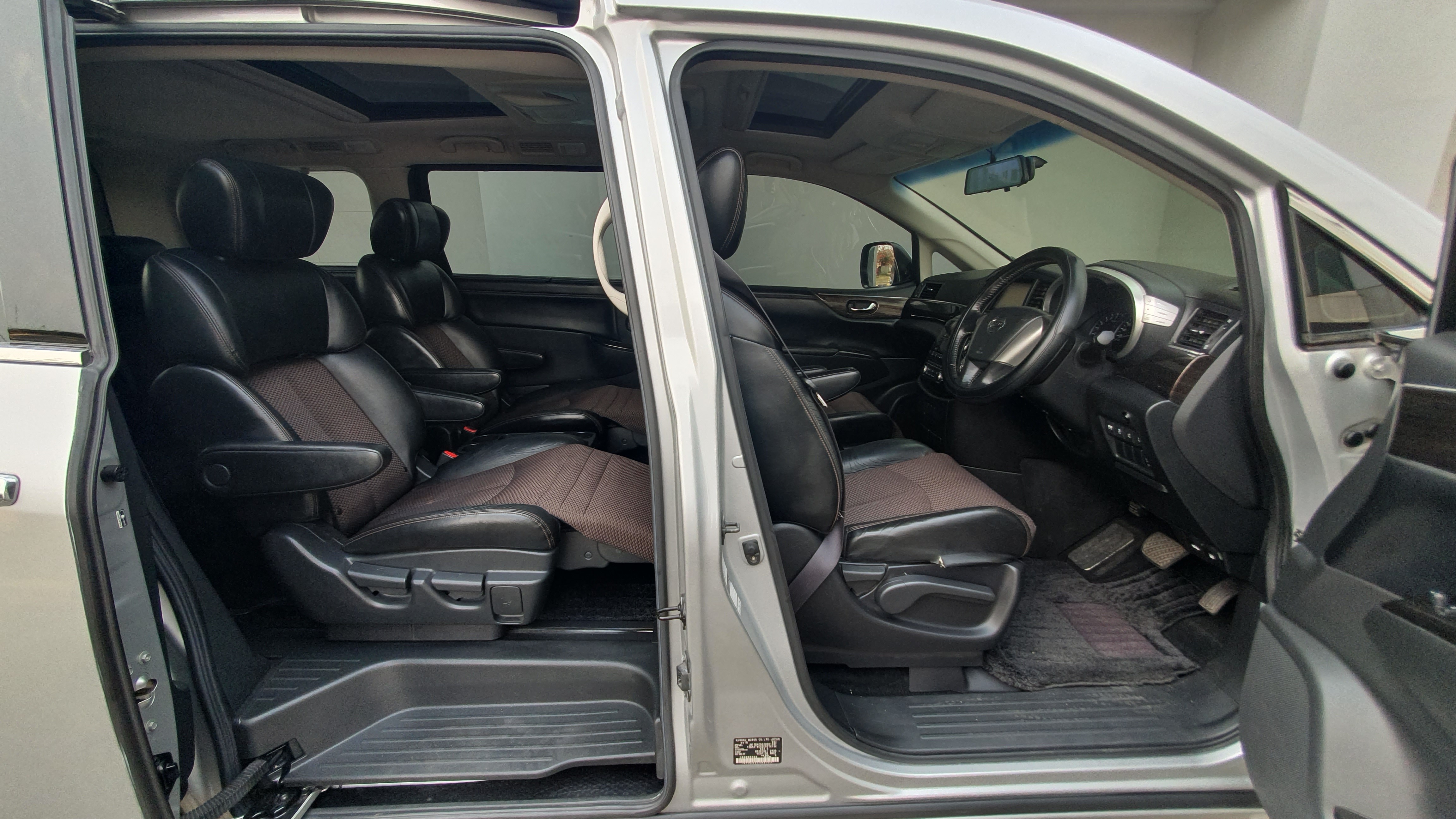 2013 Nissan Elgrand 2013 Nissan Elgrand