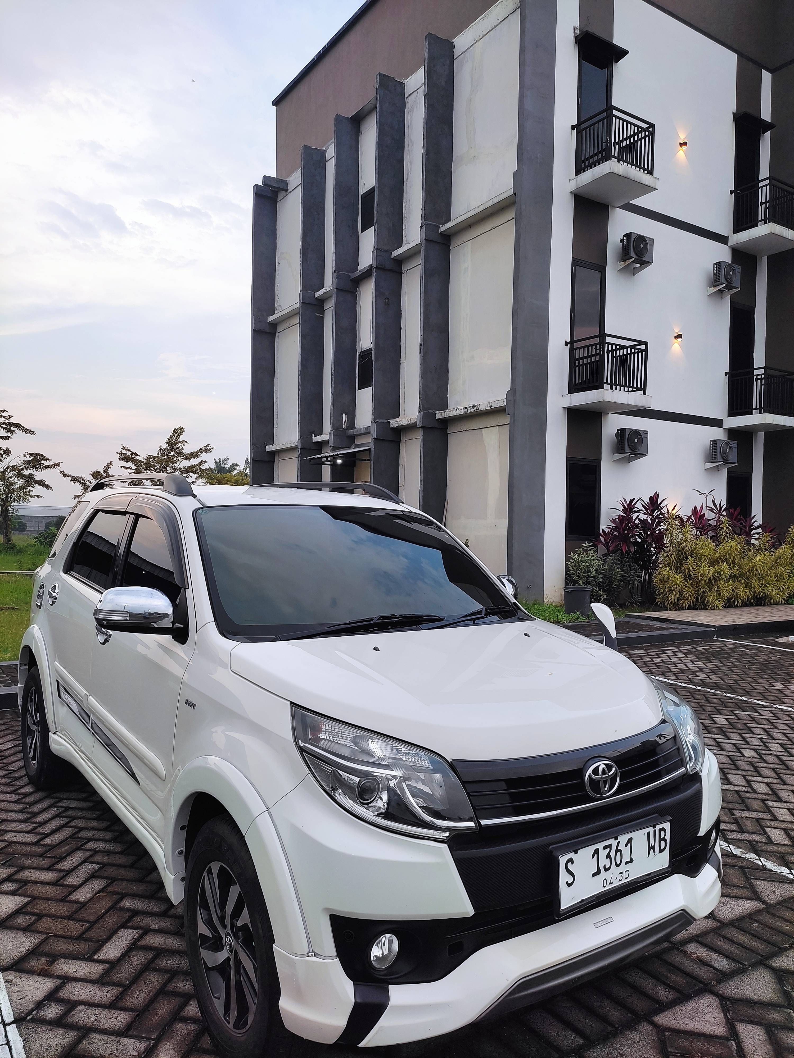2015 Toyota Rush 1.5L TRD MT 2015 Toyota Rush 1.5L TRD MT