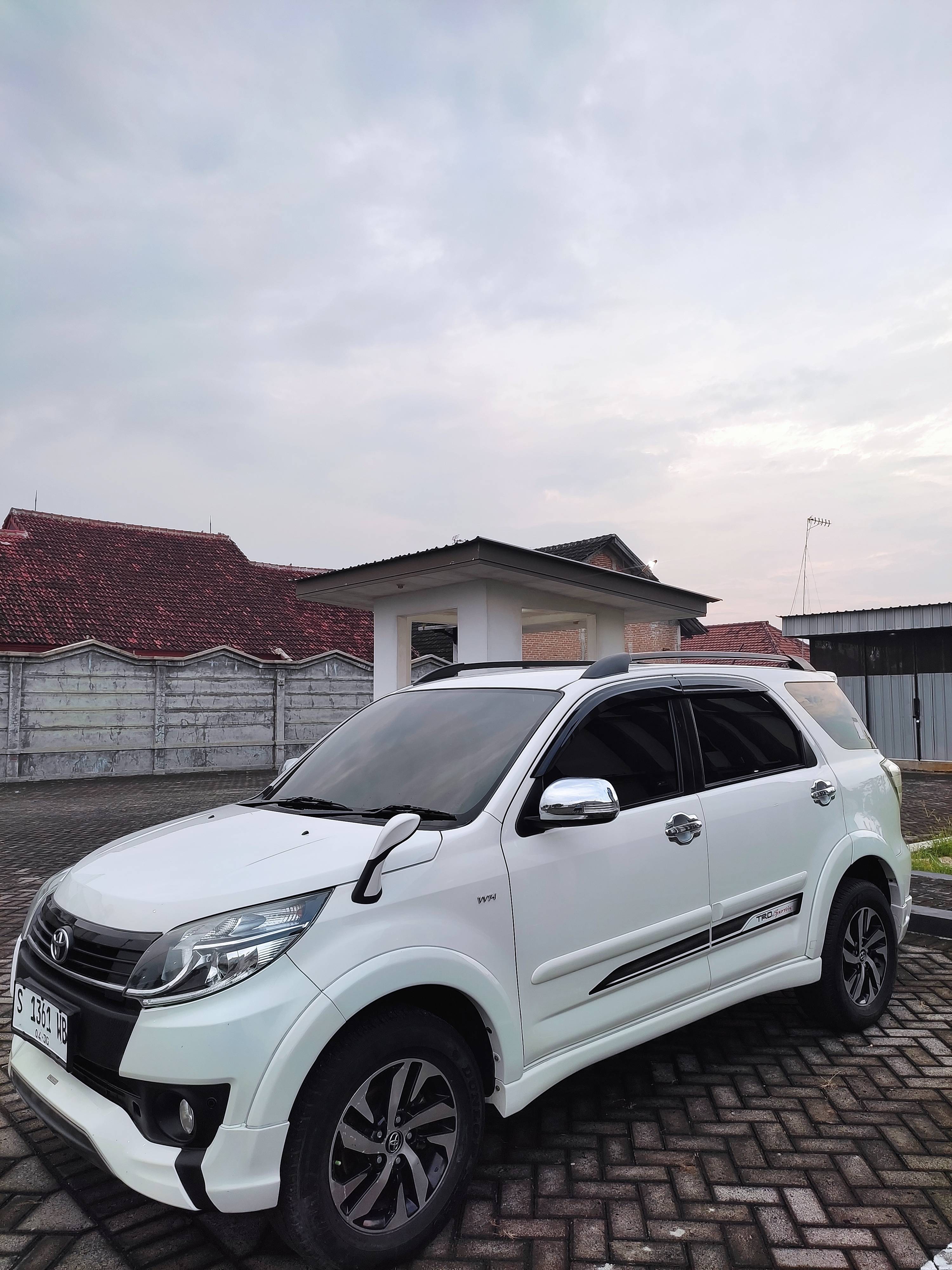 2015 Toyota Rush 1.5L TRD MT 2015 Toyota Rush 1.5L TRD MT