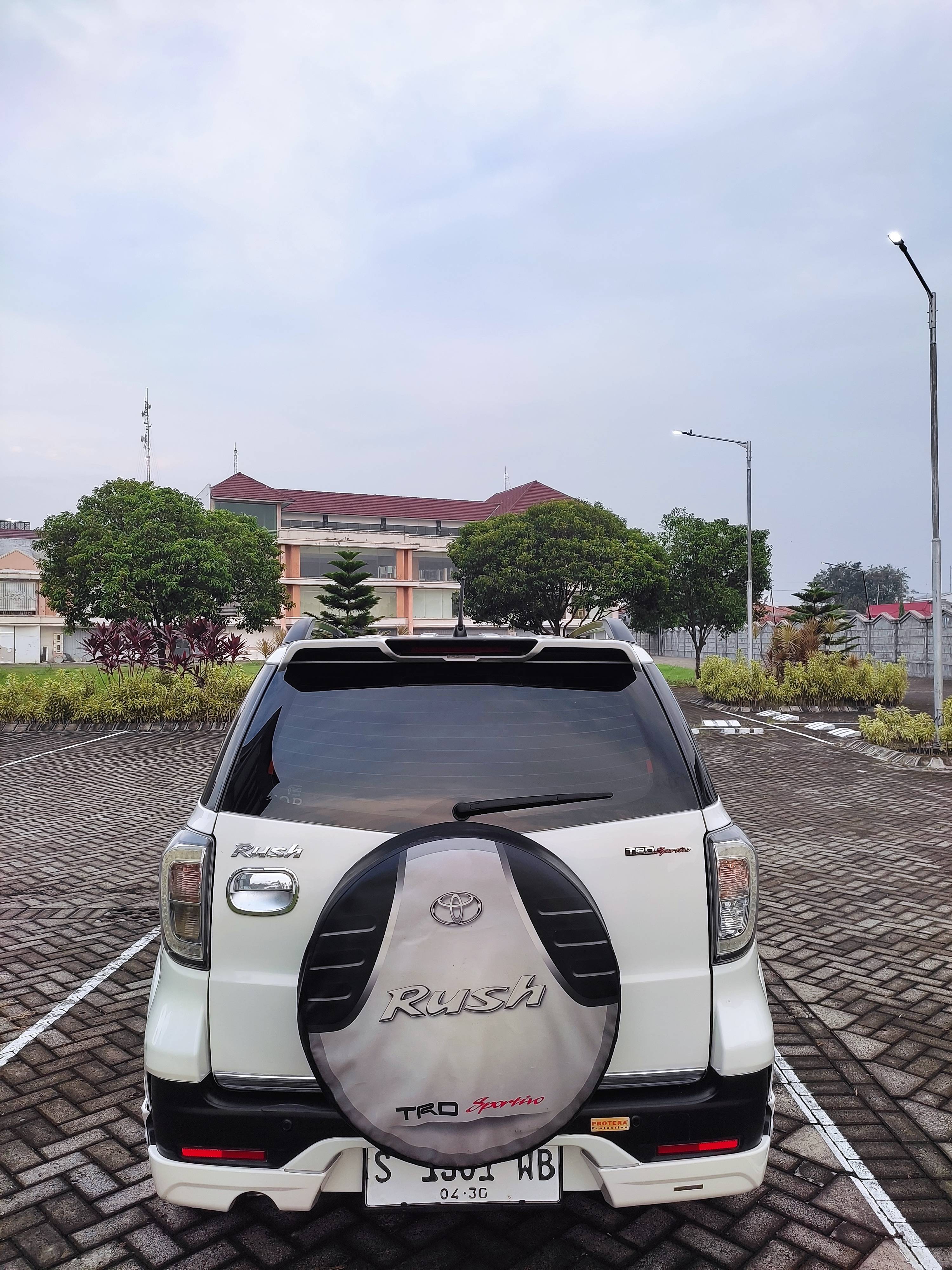 2015 Toyota Rush 1.5L TRD MT 2015 Toyota Rush 1.5L TRD MT