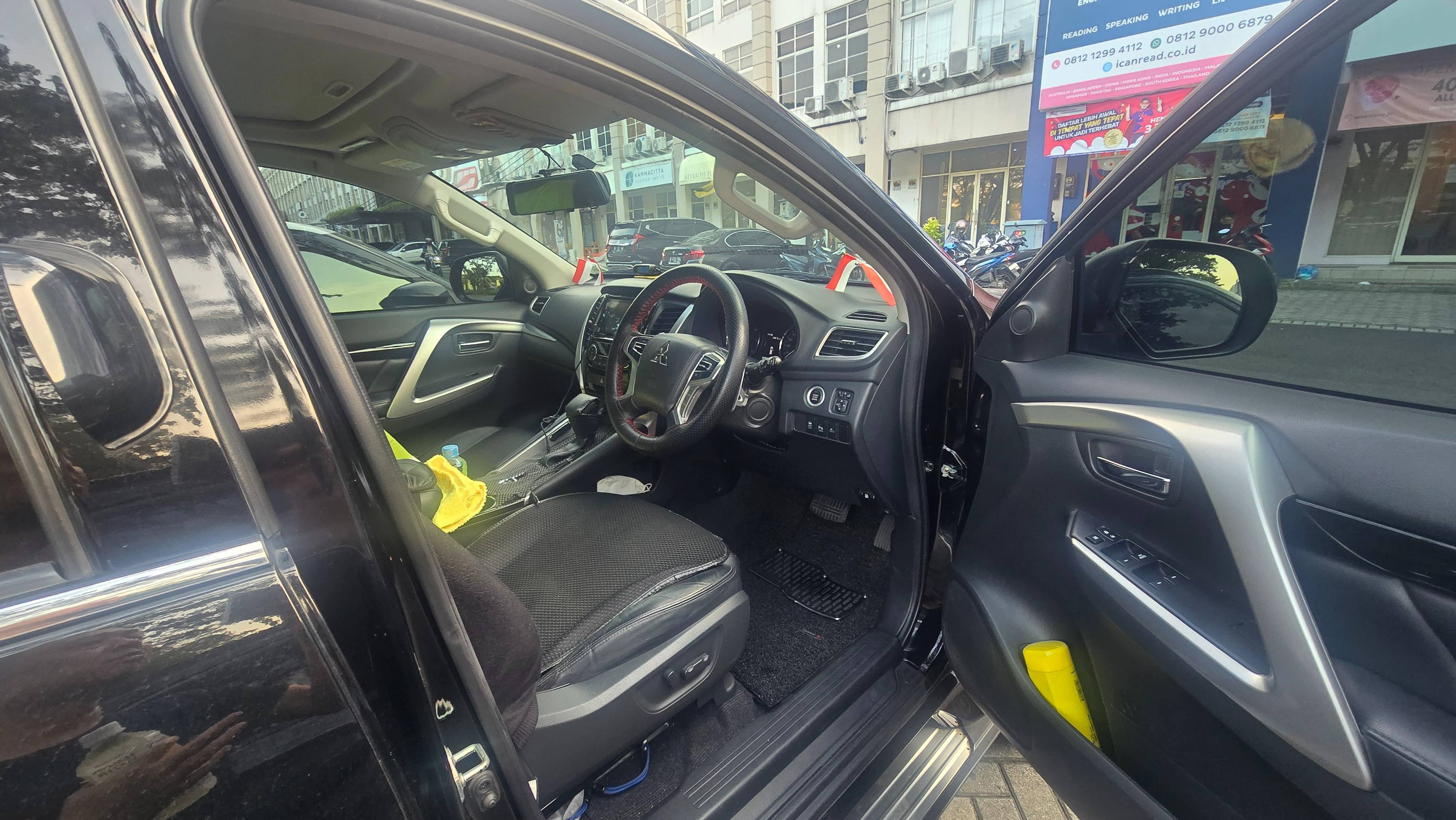 2019 Mitsubishi Pajero Sport Dakar AT 4x2 2019 Mitsubishi Pajero Sport Dakar AT 4x2