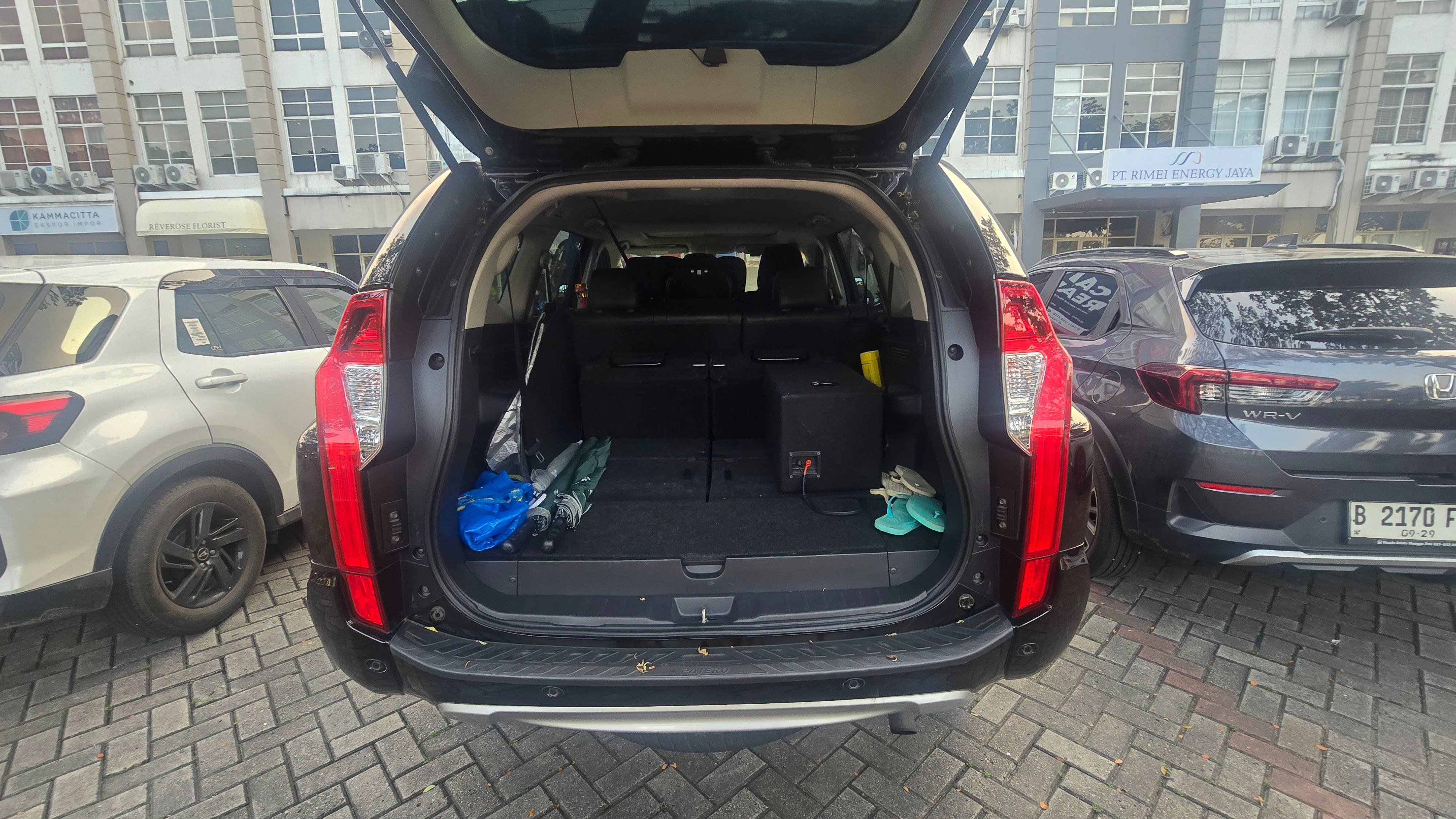 2019 Mitsubishi Pajero Sport Dakar AT 4x2 2019 Mitsubishi Pajero Sport Dakar AT 4x2