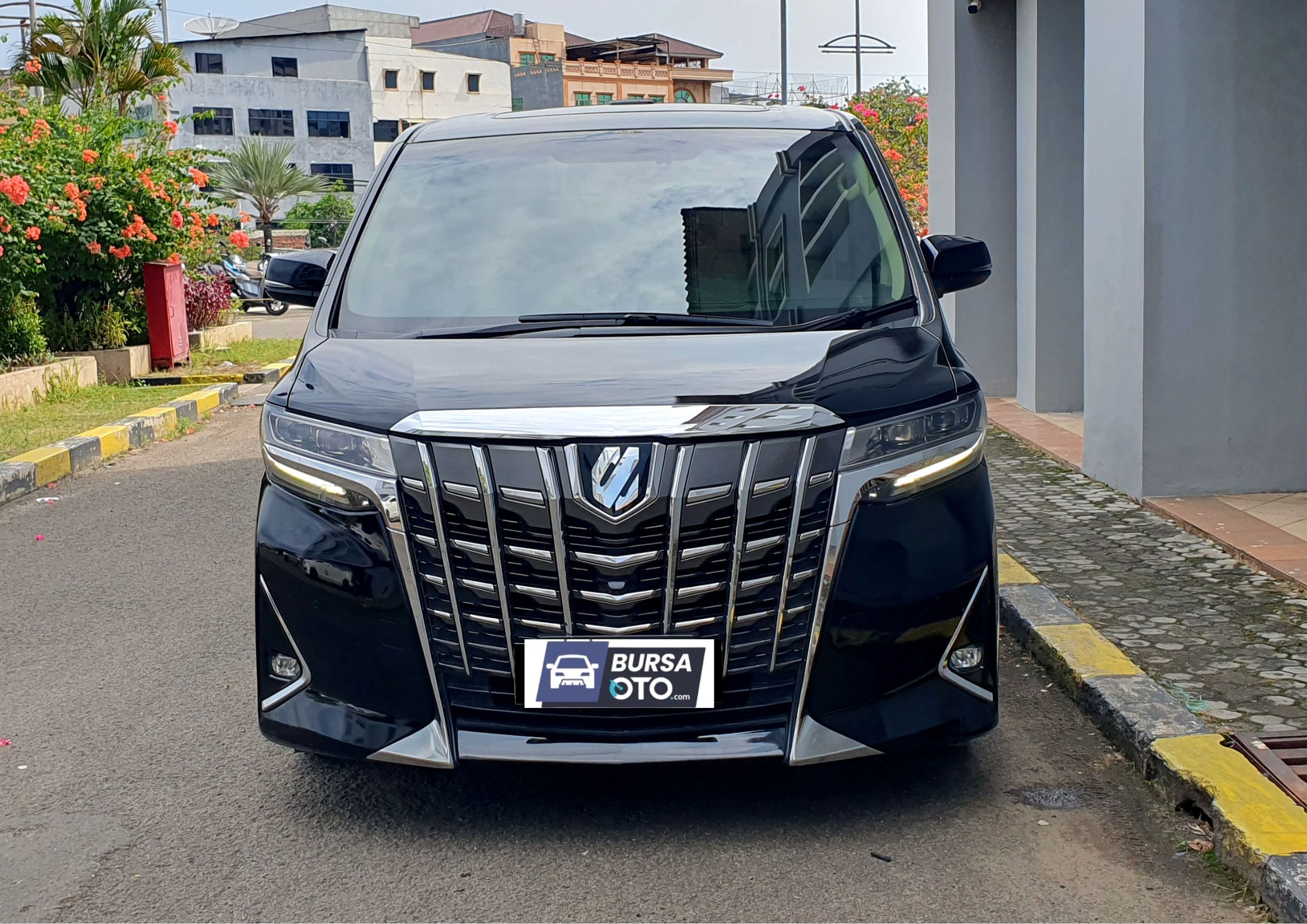 Second Hand 2018 Toyota Alphard Second Hand 2018 Toyota Alphard