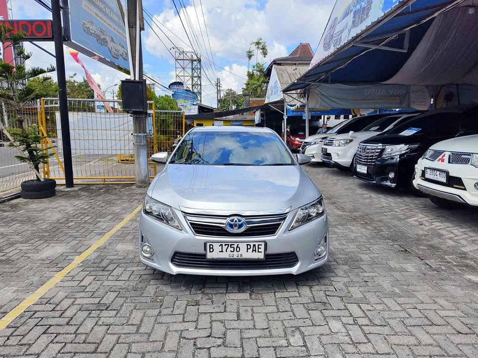 2012 Toyota Camry  Hybrid AT Bekas 2012 Toyota Camry  Hybrid AT Bekas
