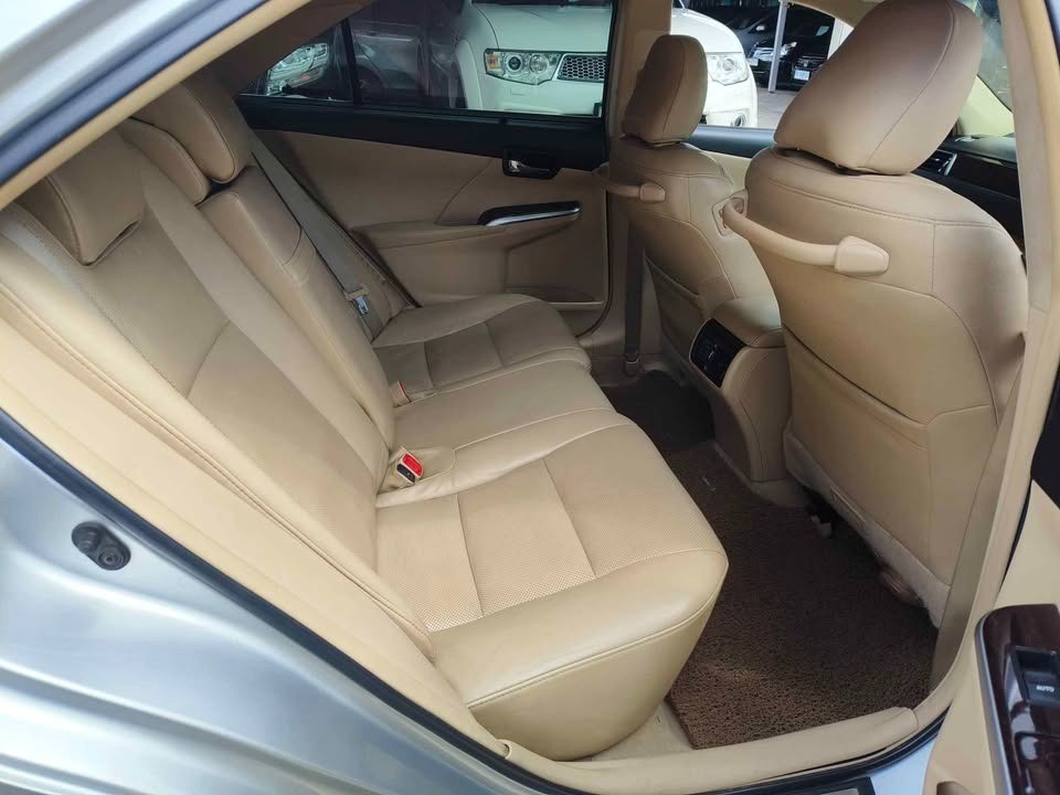 2012 Toyota Camry  Hybrid AT 2012 Toyota Camry  Hybrid AT