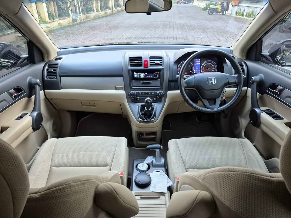 2011 Honda CR-V  2.0 MT 2011 Honda CR-V  2.0 MT