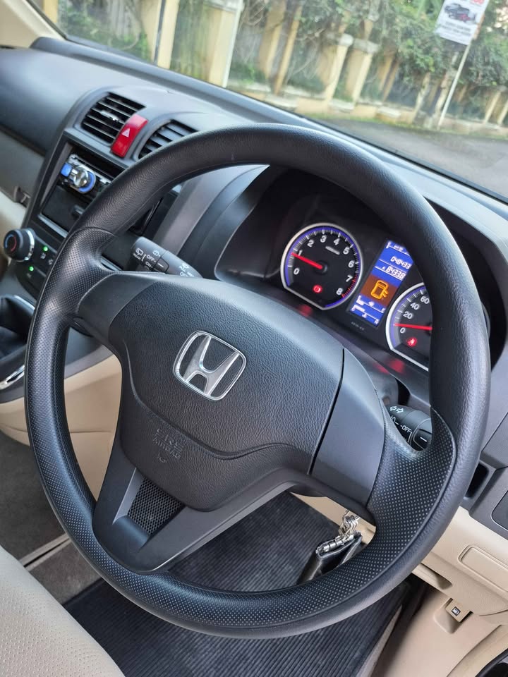 2011 Honda CR-V  2.0 MT 2011 Honda CR-V  2.0 MT