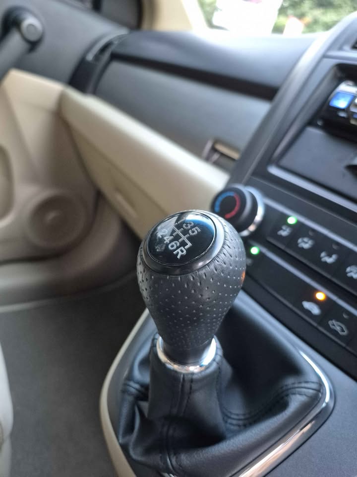 2011 Honda CR-V  2.0 MT 2011 Honda CR-V  2.0 MT