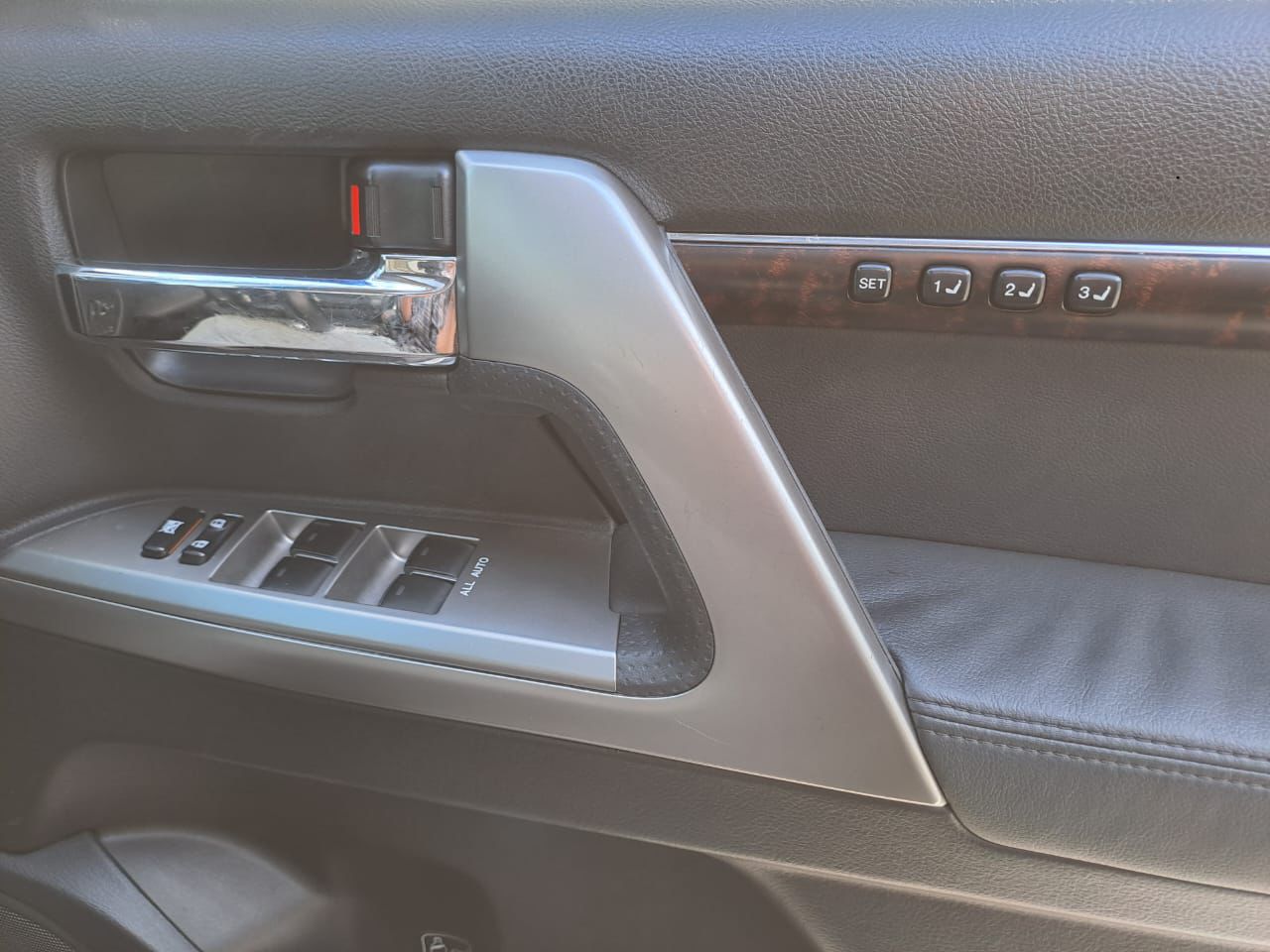 2012 Toyota Land Cruiser 2012 Toyota Land Cruiser