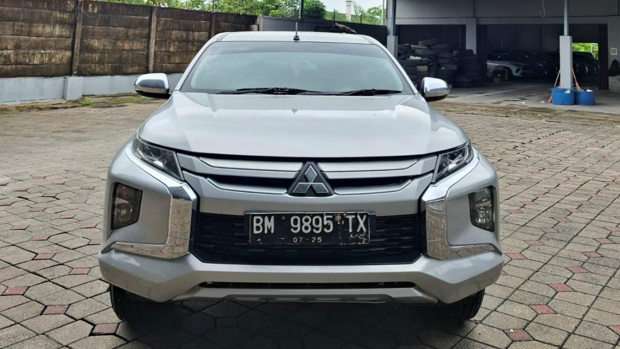 2019 Mitsubishi Triton Double Cab GLS 4x4 MT Bekas 2019 Mitsubishi Triton Double Cab GLS 4x4 MT Bekas