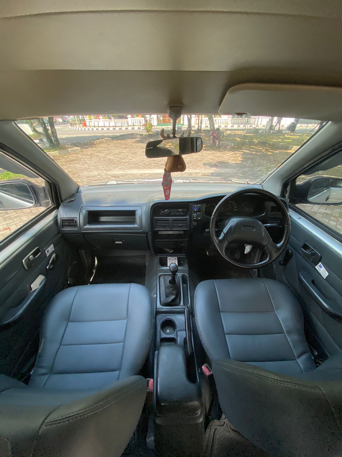 2005 Isuzu Panther LM 2.5L MT 2005 Isuzu Panther LM 2.5L MT