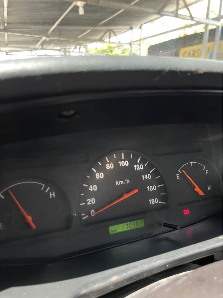 2005 Isuzu Panther LM 2.5L MT 2005 Isuzu Panther LM 2.5L MT