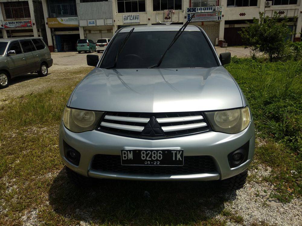 2012 Mitsubishi Triton  Double Cabin HDX Double Cabin HDX bekas
