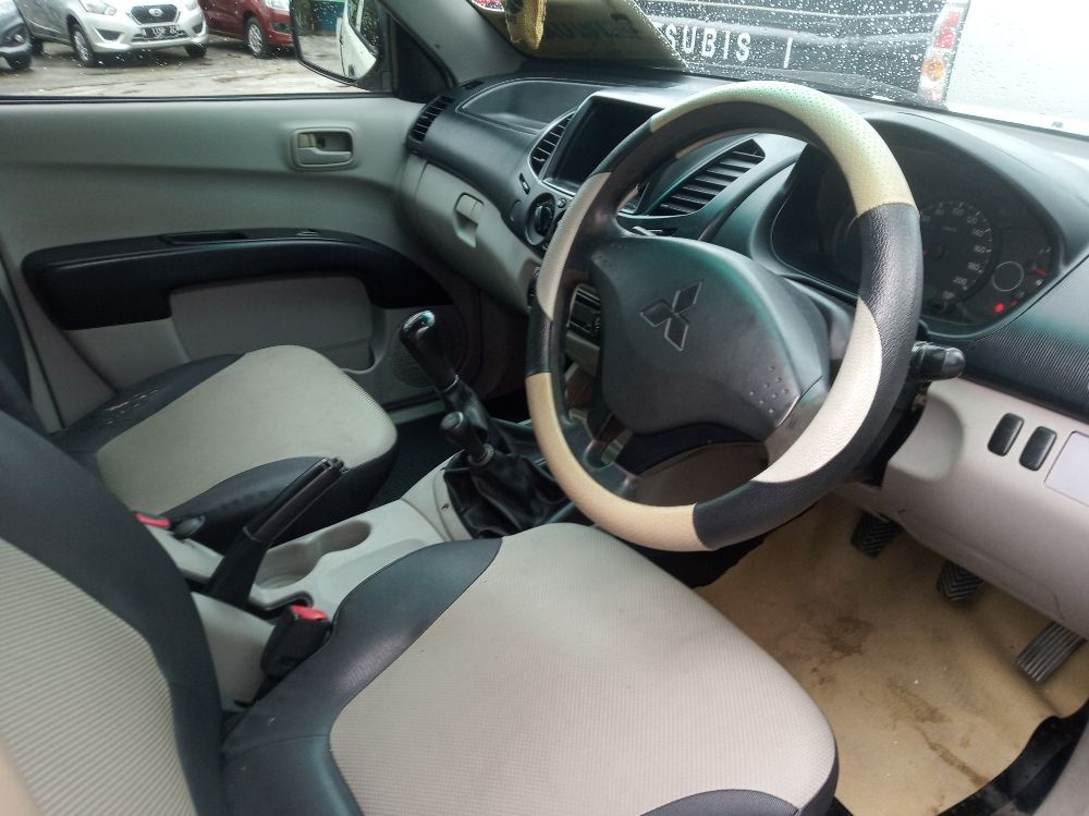 Dijual 2014 Mitsubishi Triton GLS MT Double Cab 4WD GLS MT Double Cab 4WD Bekas