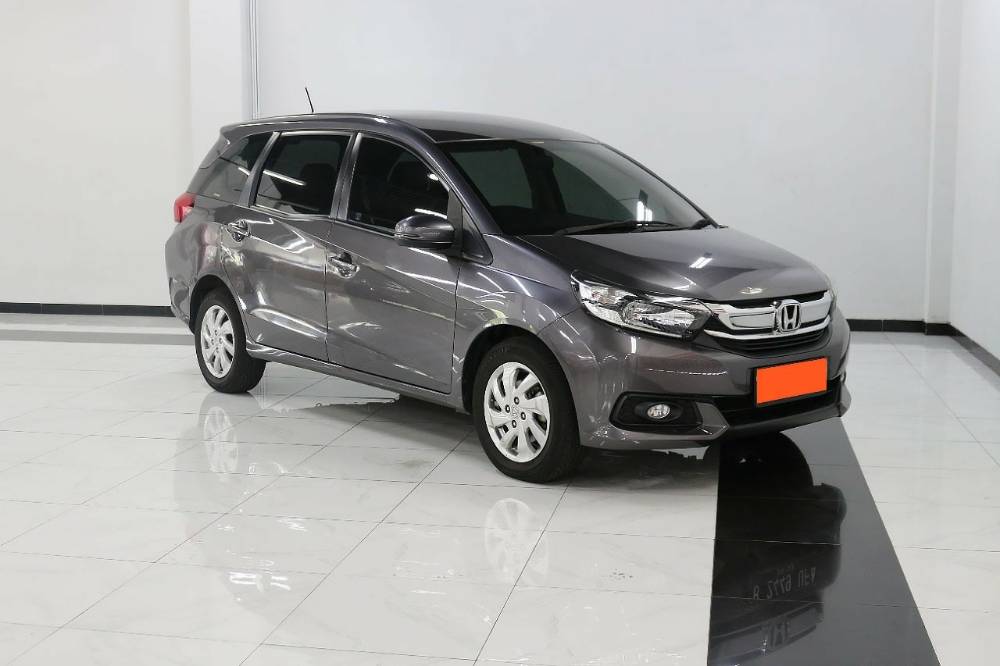 Mobil bekas Mobilio harga murah di Desember 2021