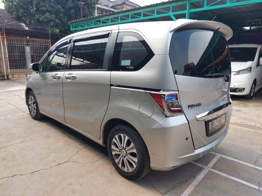 Dapatkan Informasi Harga Penjual Mobil Bekas  Honda  Freed  