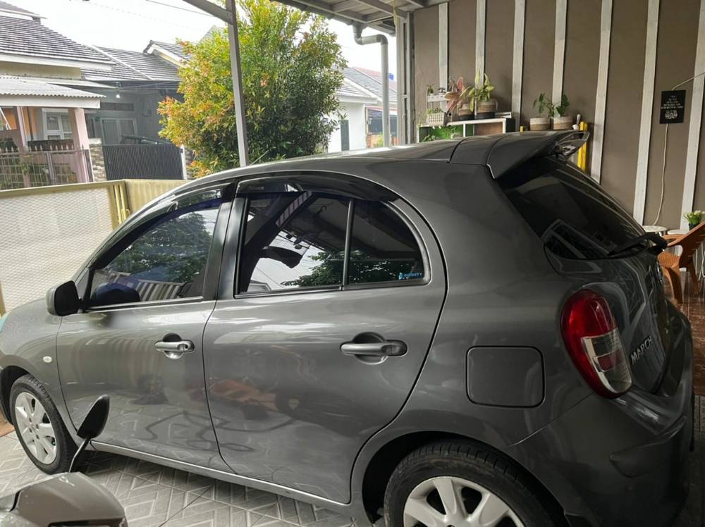 2011 Nissan March  1.2 AT 1.2 AT tua