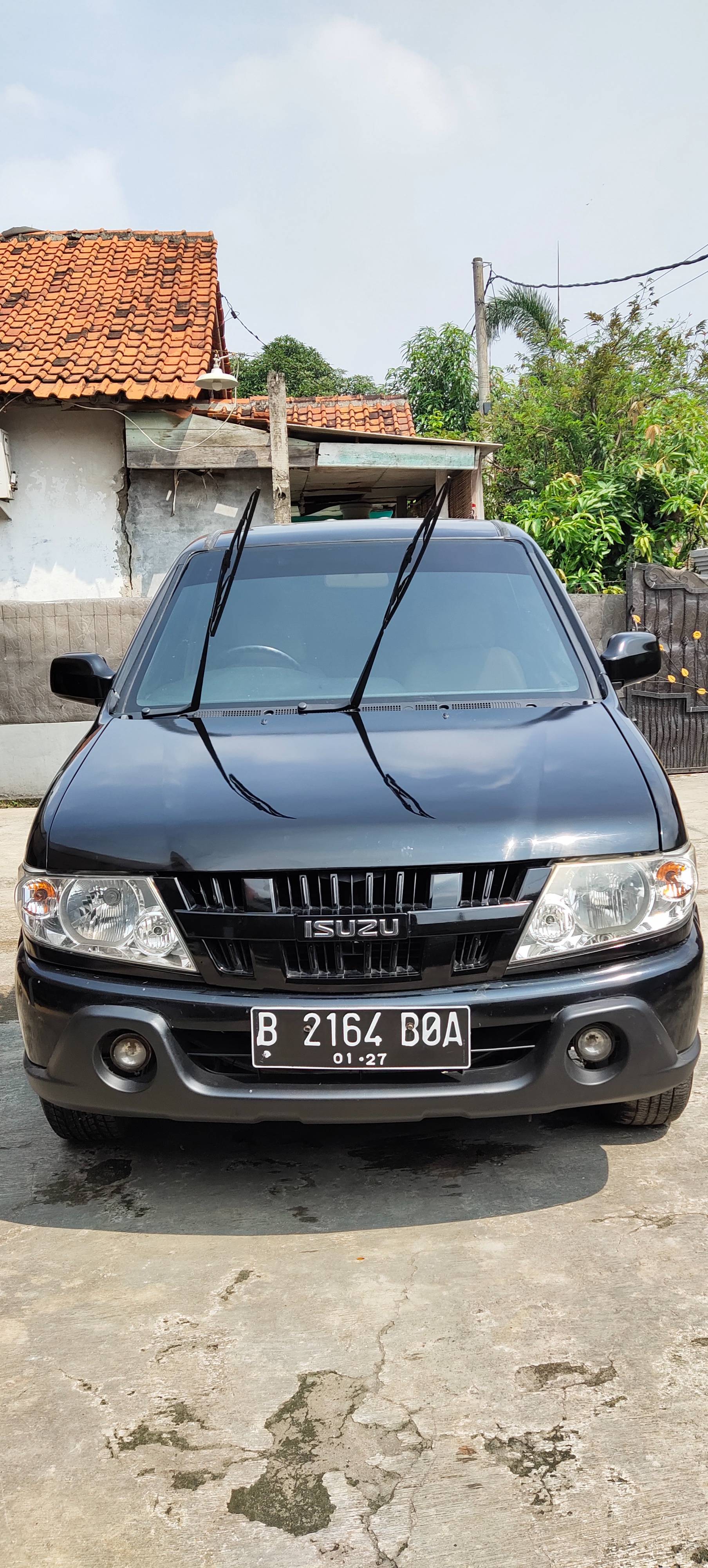 2017 Isuzu Panther LM SMART TURBO 2.5L MT LM SMART TURBO 2.5L MT bekas