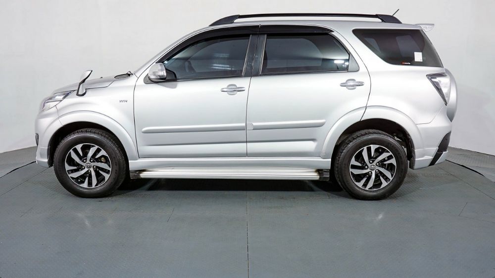 Dijual 2015 Toyota Rush  TRD Sportivo M/T TRD Sportivo M/T Bekas
