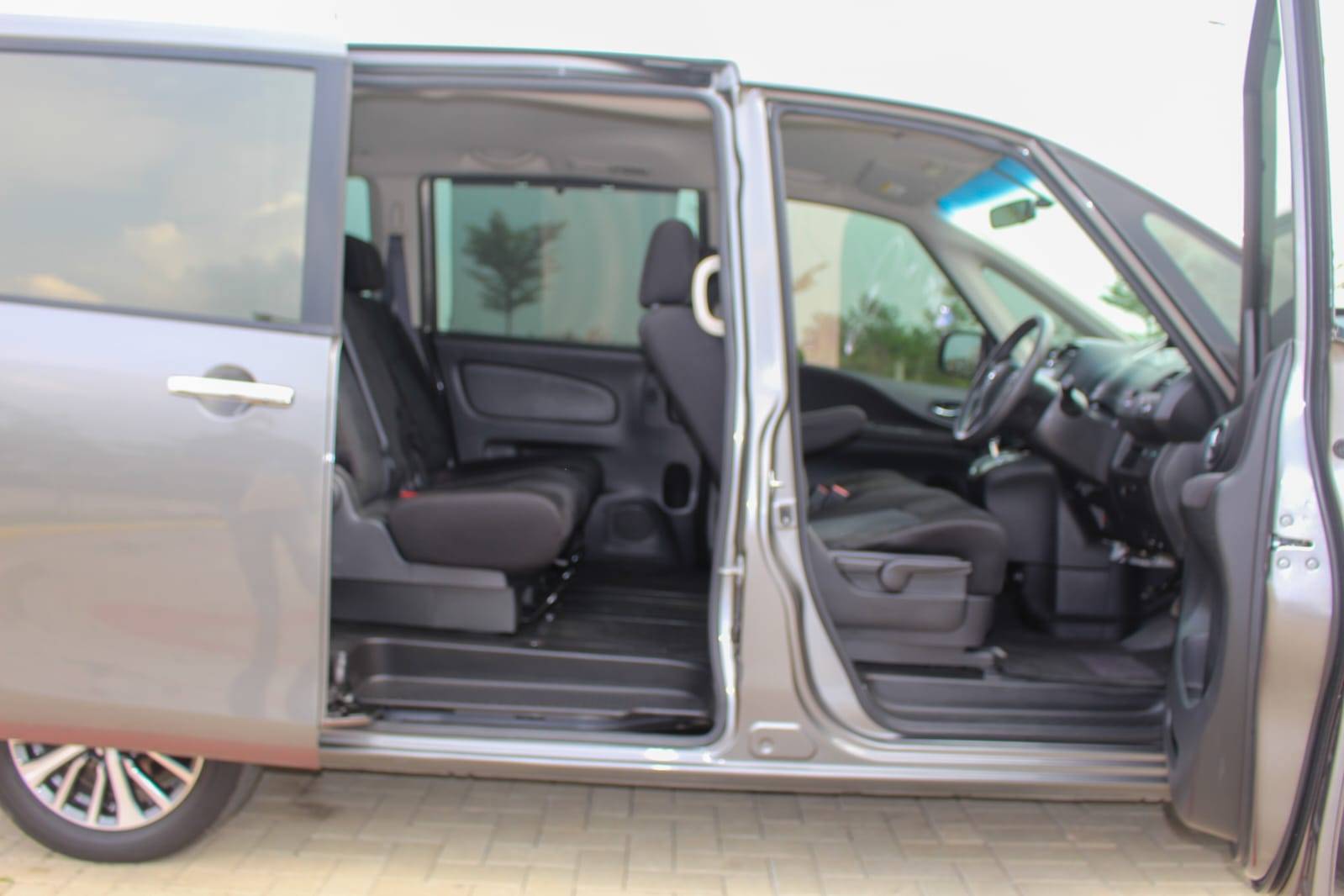 Used 2017 Nissan Serena  2.0 X 2.0 X for sale