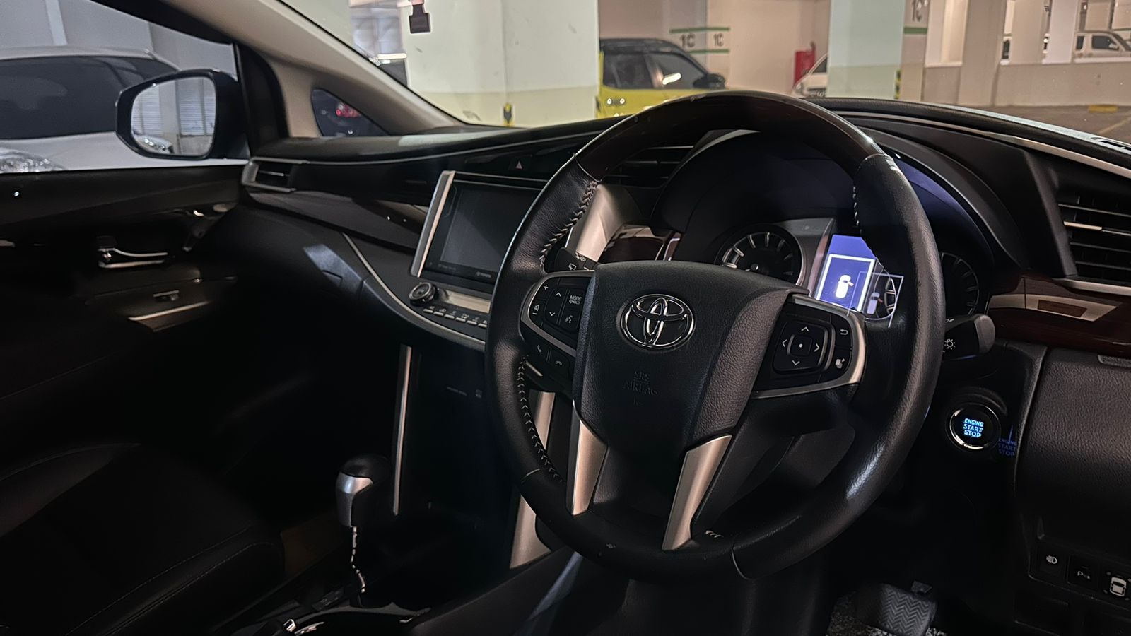 Dijual 2019 Toyota Kijang Innova 2.0L Venturer AT 2.0L Venturer AT Bekas