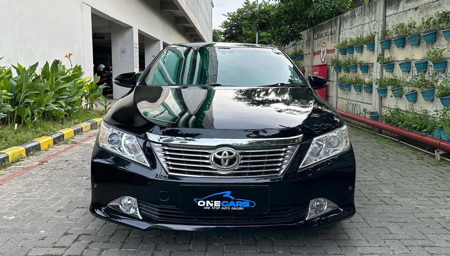 2013 Toyota Camry  2.5 V AT MC 2.5 V AT MC bekas